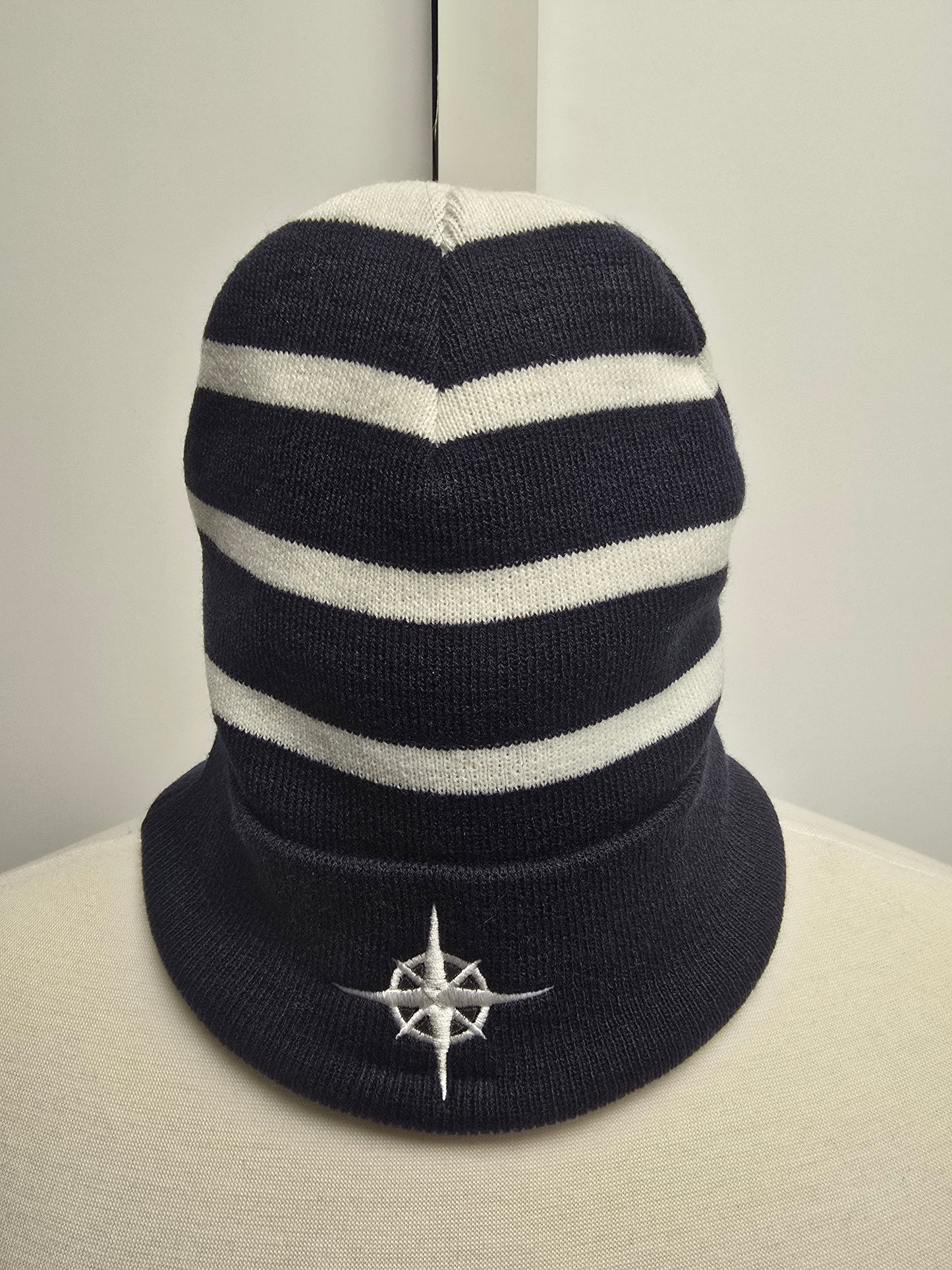 Hat Winter Blue/White HRA Compass